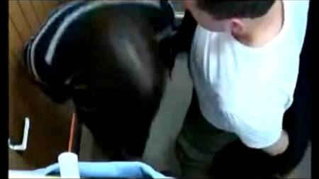 Зрелая женщина обожает дарить соседу оральный кайф