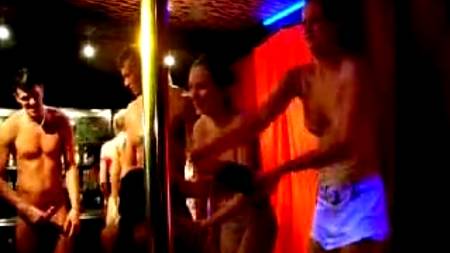 Бурная оргия со стриптизерами