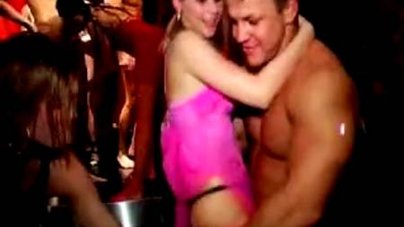 Бурная оргия со стриптизерами