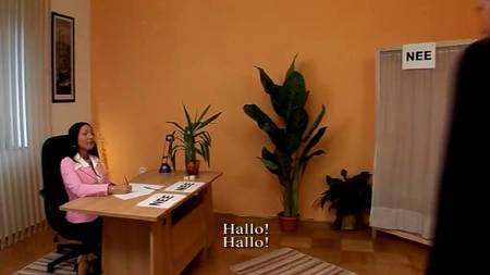 Трое самцов обкончали свою начальницу