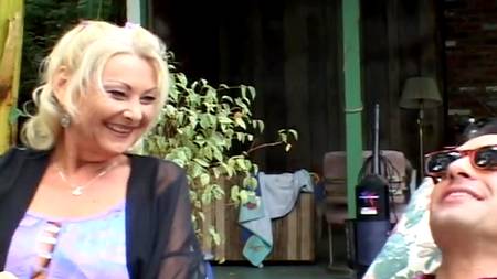 Купила себе жеребца