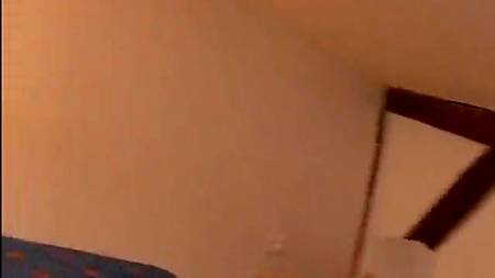 Телку трахают, сиськи прыгают