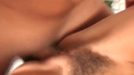 Синтия дает качку