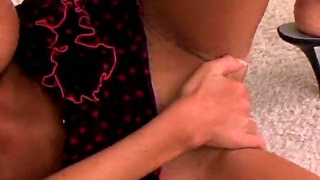 Стройная, грудастая блондинка