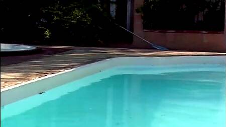 Милая девка страстно вылизывает задницу мужика и дает в очко