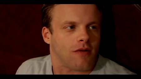 нимфа не стесняется в попку