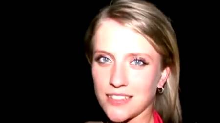 Худую девку пустили по кругу