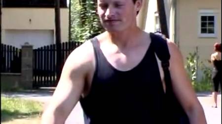 Трах в презике, пока мужа нету дома