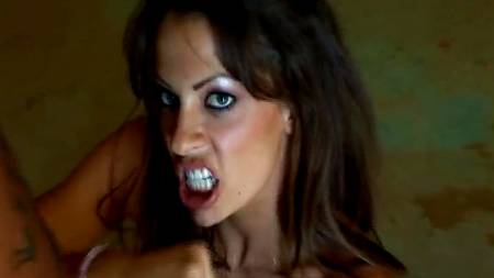 Смугляночка дрочит своему кавалеру