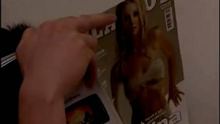 Парни рассчитались за квартиру натурой