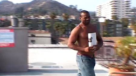 Блондинке приглянулся ниггер