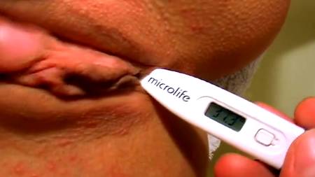 Молодой доктор охотно чпокнул сексуальную девочку