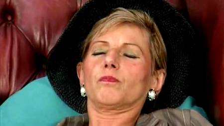 Обе дырки дамы получили удовольствие