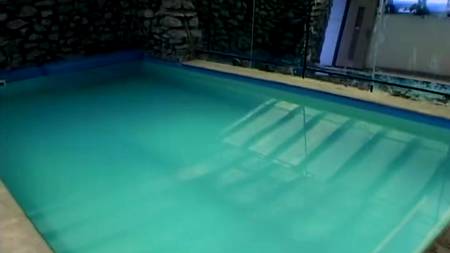 Молодые трахаются по всему дому