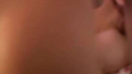 У девки буфера - просто блеск, и трахается отменно