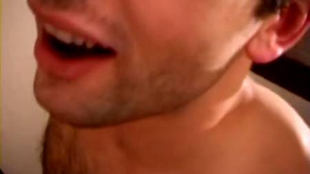 Телка и два парня по вызову