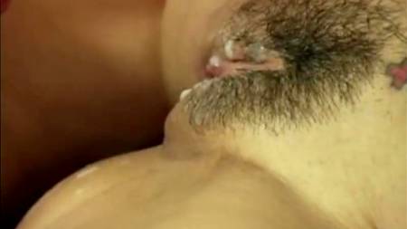 Сперма течет из растраханной дырки