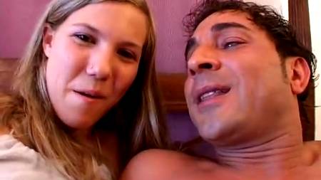 Сисек нет,зато подмахивает чудно