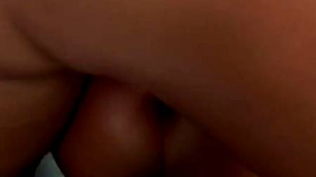 Восемнадцатилетняя фея отдается в тугую задницу