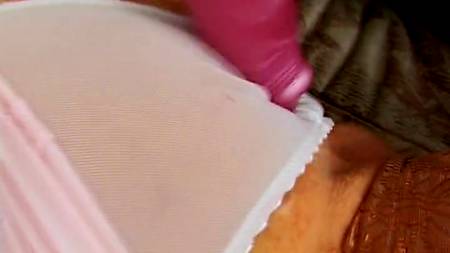 Коммивояжер предложил даме много дилдо и свой член