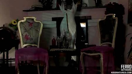 Соблазнение молоденькой лесбиянки