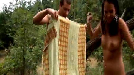 Не только трахнули девочку в лесу, но и сняли порно