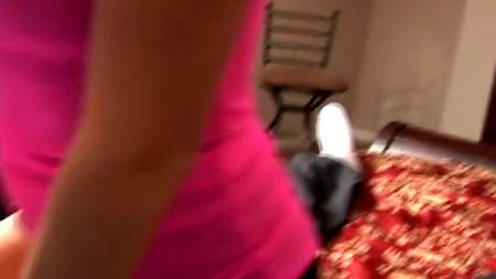 Малышка умеет удовлетворить без проникновения