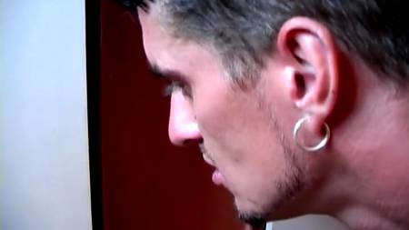 Жаркие стоны в туалете