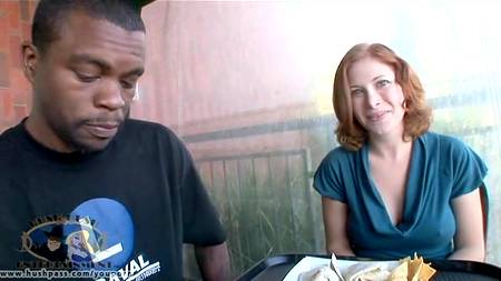 Рыжая бестия и негр