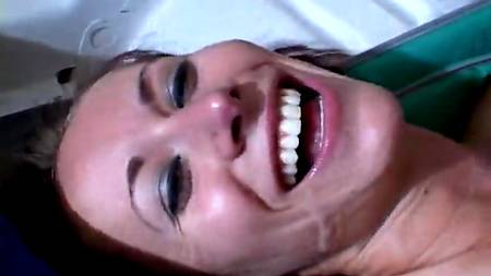 Трое самцов на одну хрупкую девушку