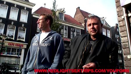 Компания мужиков навестила опытную проститутку