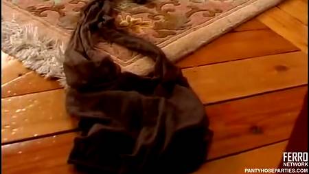 Распутным студентам понравился горячий секс втроем