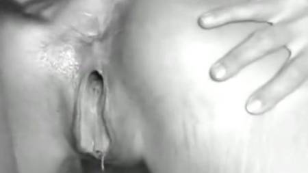 Заливают девкам дырки