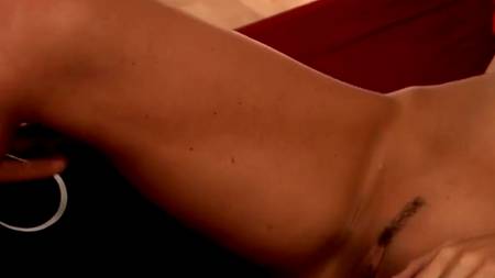 Любовные игры двух брюнеток