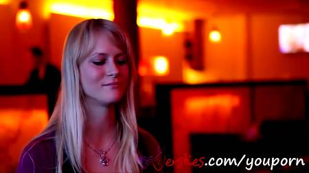 Дженни мастурбирует на съемках