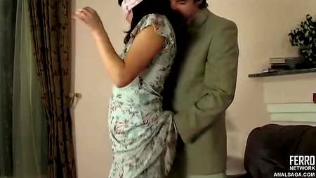 Завел свою подругу и поимел ее в попу