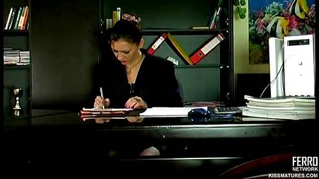 Лесби в кабинете у директорши