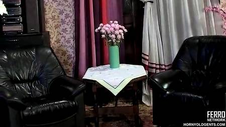 Дядечка подчинил себе молодую фею