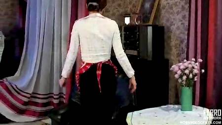 Дядечка подчинил себе молодую фею