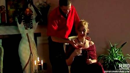 Русские супруги решили немножко пошалить перед сном