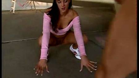 Богатая клиентка выбирала самолет, но закончилось все сексом