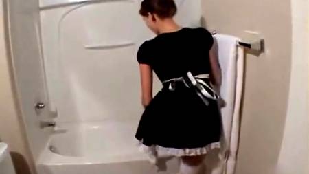 У горничной вполне рабочая дырка