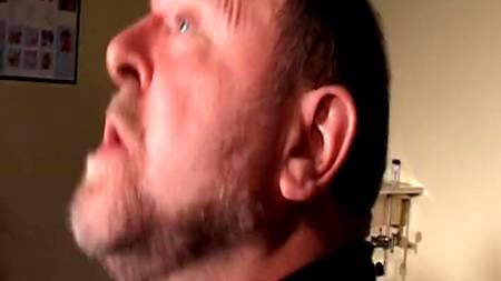 Худенькая баба отдалась толстому начальнику на работе