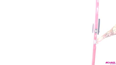 Лысый парень страстно дрючит безотказную в сексе нимфоманку