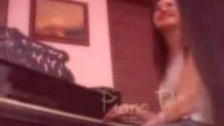 Целующиеся подруги