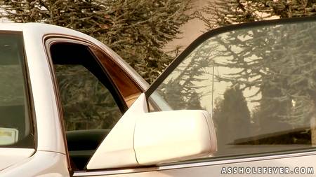 Мускулистый самец жарит в жопу девушку с роскошной натуральной грудью