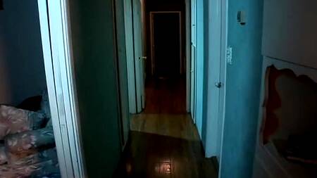 Милую нянечку азиатку ночью трахает оборотень