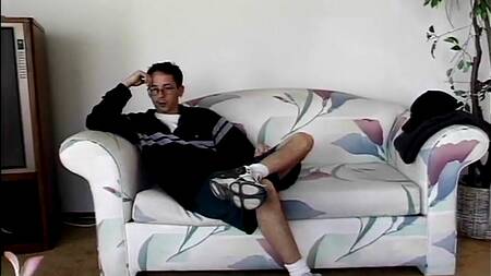 Парень перед свадьбой отца трахает его страстную невесту