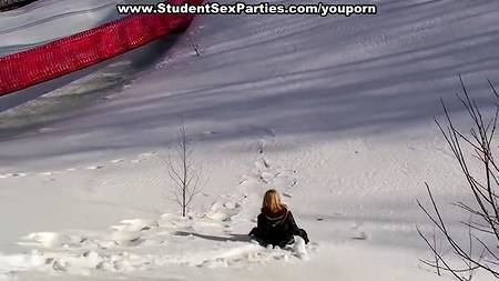 Русские студенты в сауне дерут девок