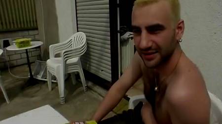 Немецкий любитель шпилит красивую арийку